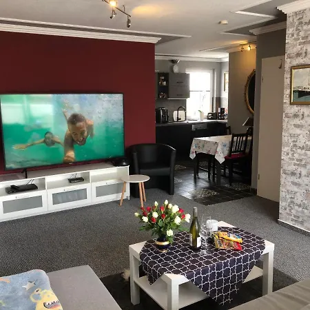 Schwede Apartment *